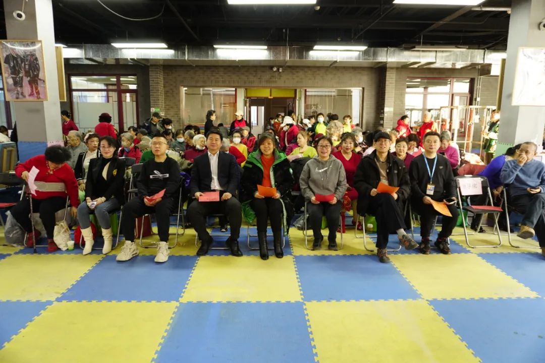 北京年轮中医骨科医院助力八里庄社区年会