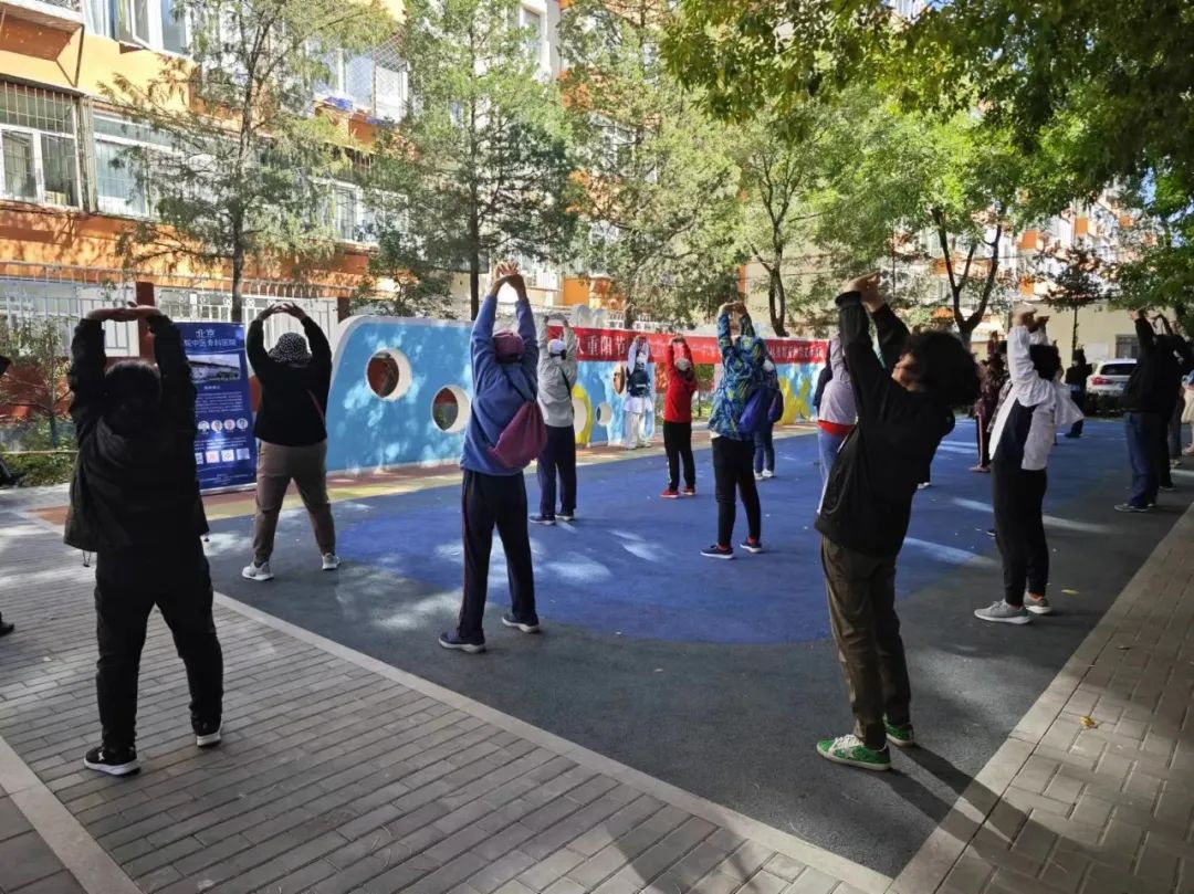 北京年轮中医骨科医院助力八里庄社区年会