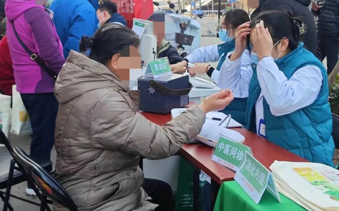 北京年轮中医骨科医院健康公益行:医疗关怀进社区 北京年轮中医骨科医院健康公益行:医疗关怀进社区