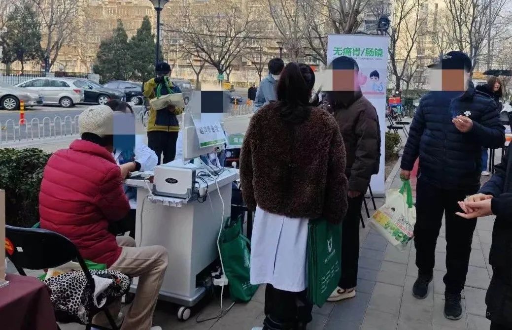 北京年轮中医骨科医院健康公益行:医疗关怀进社区 北京年轮中医骨科医院健康公益行:医疗关怀进社区